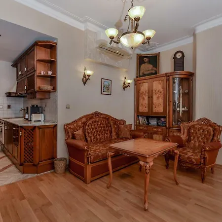 Aristocratic Next To Cathedral By Flat Mаnager アパート