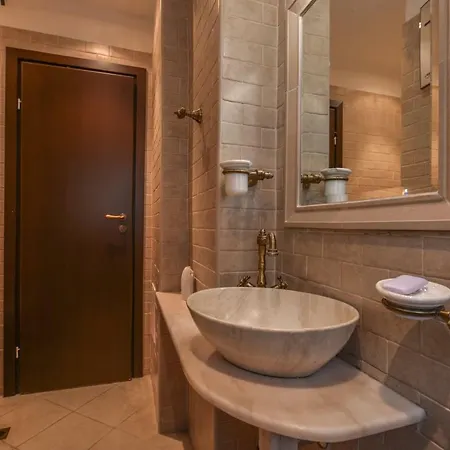 Aristocratic Next To Cathedral By Flat Mаnager Apartment Sofia