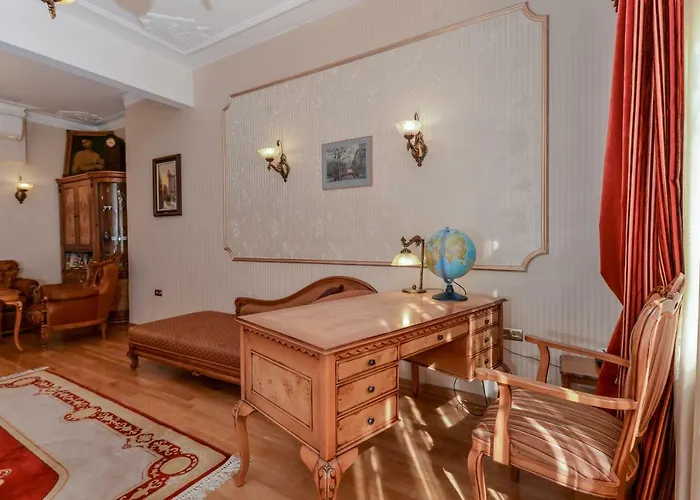 Aristocratic Next To Cathedral By Flat Mаnager 索菲亞